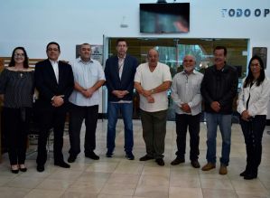 Alunos da EDUVALE vistam prédio da Câmara de Avaré