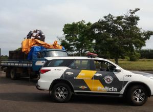 Carga de pneus é apreendida pelo TOR em Avaré