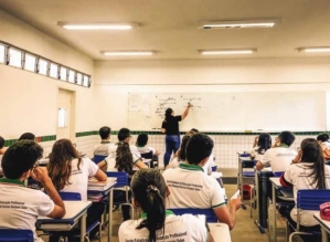 Nem amor à profissão resiste à rede paulista de ensino