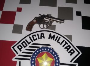 Polícia Militar prende indivíduo por porte de arma de fogo e ameaça em Fartura