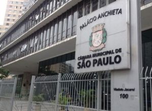 Vereadores de SP propõem redução de 30% do salário e de pagamentos a servidores