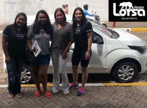 Lorsa Jeans entrega prêmio de veículo 0Km da promoção da ACIA