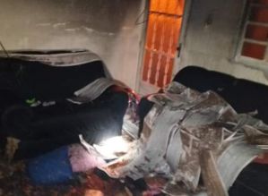 Mulher tem casa destruída pelo fogo em Avaré