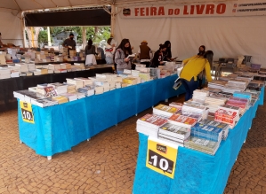 Feira do Livro segue até 15 de junho no Largo São João