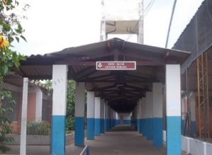 Alunos da rede municipal voltam às aulas e escola Salim Curiatti continua fechada