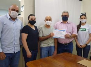 Rotary Expoente homenageia presidente da Unimed Avaré pelo Dia do Médico