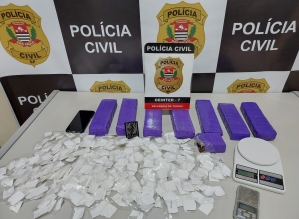 Operação prende três e acaba com ponto de abastecimento de drogas