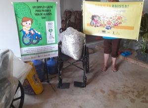 Patinhas ecológicas entregam cadeiras de roda ao Asilo RAFA