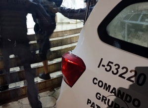 Jovens matam homem para roubar cartões de banco e celulares
