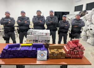 Motorista é preso com drogas e cigarros após capotar veículo em Itaporanga