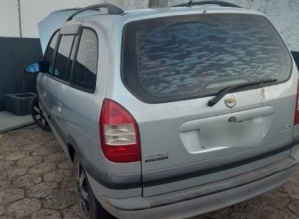 Casal e comparsa são presos com drogas após perseguição policial em Paranapanema