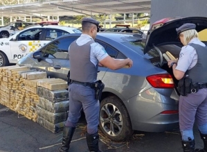Polícia Rodoviária apreende quase meia tonelada de maconha após perseguição 