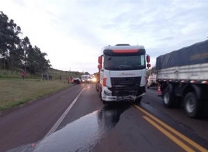 Acidente entre carro e caminhão provoca morte de motorista em rodovia de Avaré