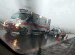 Acidente deixa feridos na SP-255 em Itaí