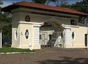 Agente penal é preso em flagrante ao tentar entrar com drogas e celulares em penitenciária