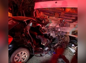 Suspeitos de esfaquear motorista de app morrem ao bater carro de frente com caminhão durante fuga