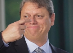 Discurso de Tarcísio em evento de Gilmar desagrada a Bolsonaro