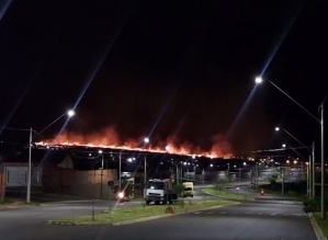  Incêndios atingem área de mata em Botucatu