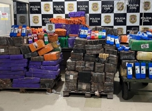 Polícia apreende quase três toneladas de maconha escondidas em carga de farinha de trigo em Piraju