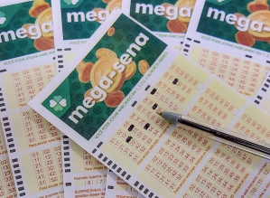 66 apostas acertam 5 números da mega Sena que acumula para mais de 100 milhões