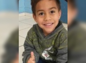 Criança de 4 anos morre afogada após cair em açude enquanto brincava em sítio