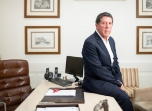 Ainda estou internando pacientes com covid, diz David Uip, cinco anos após a doença chegar ao Brasil