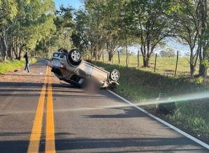 Policial civil morre após capotar o carro que dirigia em Botucatu