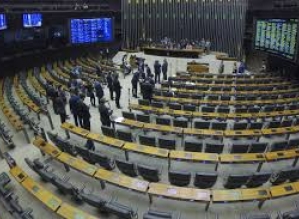 39% reprovam trabalho do Congresso, e 33%, do STF