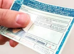 A obrigatoriedade de aulas em autoescola para obter a CNH deve acabar? NÃO