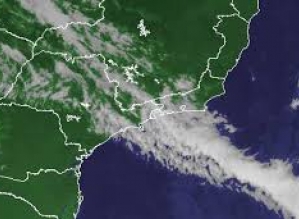 Chegada de frente fria: Inmet emite alerta para chuvas intensas em SP e interior