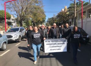 Presidente do Sindicato e vereadores falaram sobre a situação da categoria