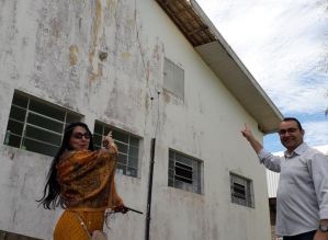 Vereadores flagram escola em mal estado de conservação em Avaré