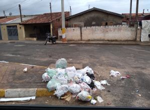 Reportagem constata má gestão na coleta de lixo de Avaré