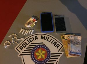 PM flagra dupla de traficantes em Arandu
