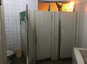 Avaré: Banheiro público do Largo São João está “abandonado”