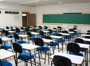 Congelamento de concursos fecha “cursinhos”