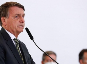 Bolsonaro zera impostos federais sobreo óleo diesel