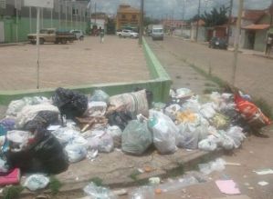 Reclamações e dúvidas, população está revoltada com falta de planejamento da coleta de lixo em Avaré