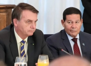 Bolsonaro afirma que Mourão ‘por vezes’ atrapalha governo