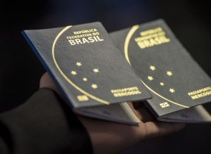 Governo anuncia adesão ao programa que permite a brasileiro evitar fila na chegada aos EUA