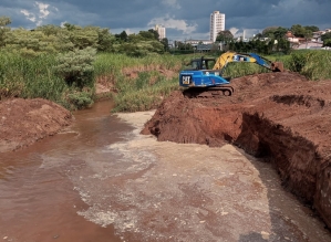 Prefeitura de Avaré promove limpeza no Ribeirão Lajeado