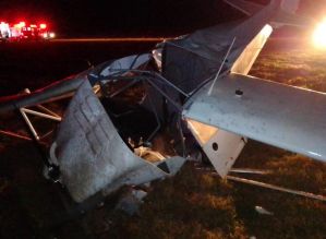 Monomotor cai e duas pessoas são socorridas em Quadra