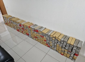 Motorista de 18 anos é preso com quase 1/2 tonelada de maconha em rodovia