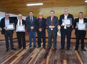 Policiais civis recebem homenagem na Câmara Municipal de Avaré