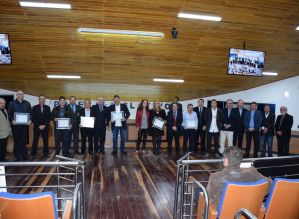 Policiais civis recebem homenagem na Câmara de Avaré