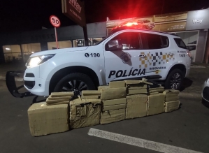 Casal e “menor de idade” são  presos com mais de 160 kg de maconha em rodovia
