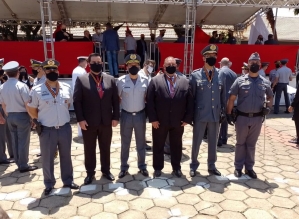 Jô Silvestre é homenageado com comenda da Polícia Militar