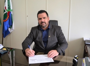 Prefeito Jô Silvestre anuncia progressão para servidores municipais