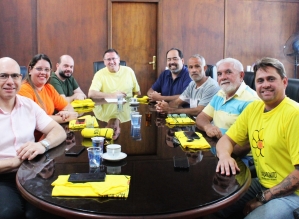 Roberto Araujo se reúne com vereadores para debater reajuste salarial dos servidores públicos