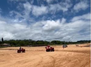 Adolescentes são flagrados pilotando quadriciclos na Represa de Jurumirim
